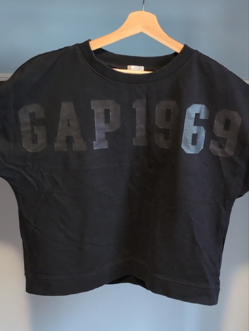 GAP Black Sweatshirt with Glossy Logo and Numbers
